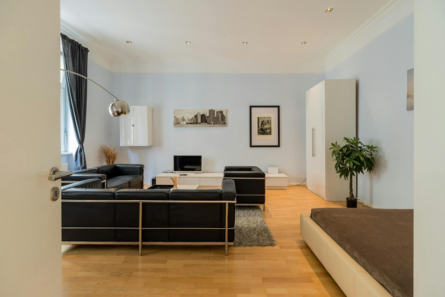 preview gallery tile