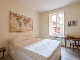 Apartamento para alugar por € 2.100 por mês em Rome, Via del Pozzuolo