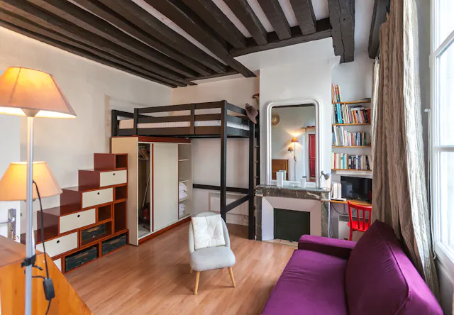 Apartment in Rue de Fourcy, Paris (1029743) room image 1