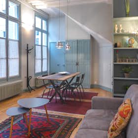 Apartment for rent for €2,475 per month in Paris, Rue Sainte-Croix-de-la-Bretonnerie