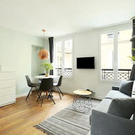 Apartment for rent for €3,800 per month in Paris, Rue Meslay