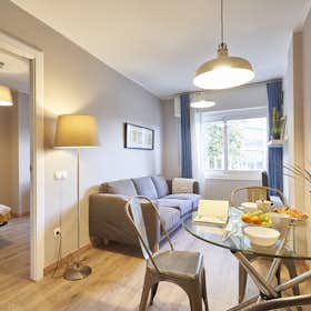 Apartment for rent for €2,700 per month in Barcelona, Passeig de Fabra i Puig