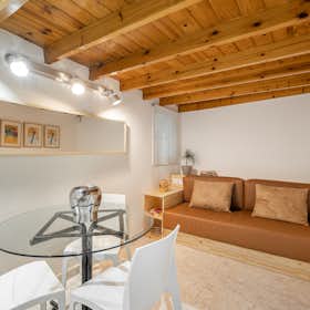 Studio for rent for €1,150 per month in Barcelona, Carrer del Portal Nou