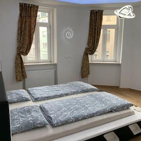 Apartment for rent for €1,990 per month in Vienna, Ottakringer Straße