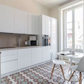 Apartment for rent for €2,531 per month in Milan, Via Garigliano