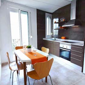 Appartement te huur voor € 1.300 per maand in Barcelona, Rambla de Badal