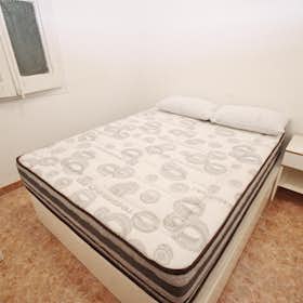 Private room for rent for €510 per month in Barcelona, Carrer de Balmes