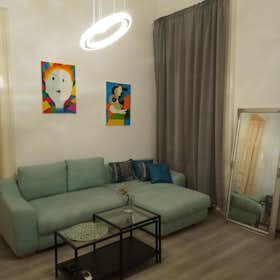 Apartment for rent for €848 per month in Budapest, Hegedű utca