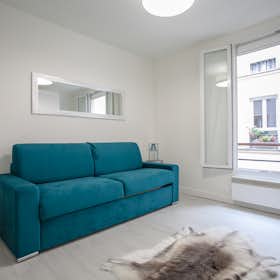 Apartment for rent for €1,450 per month in Paris, Rue Popincourt