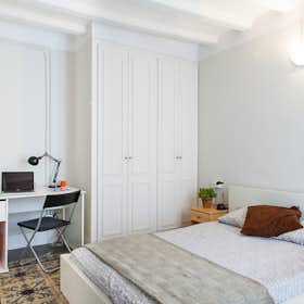 Private room for rent for €670 per month in Barcelona, Carrer de la Llibreteria