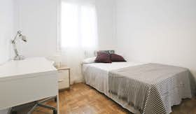Private room for rent for €555 per month in Madrid, Avenida de Bruselas