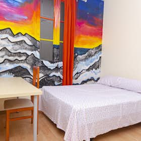 Private room for rent for €470 per month in Barcelona, Carrer d'Aragó