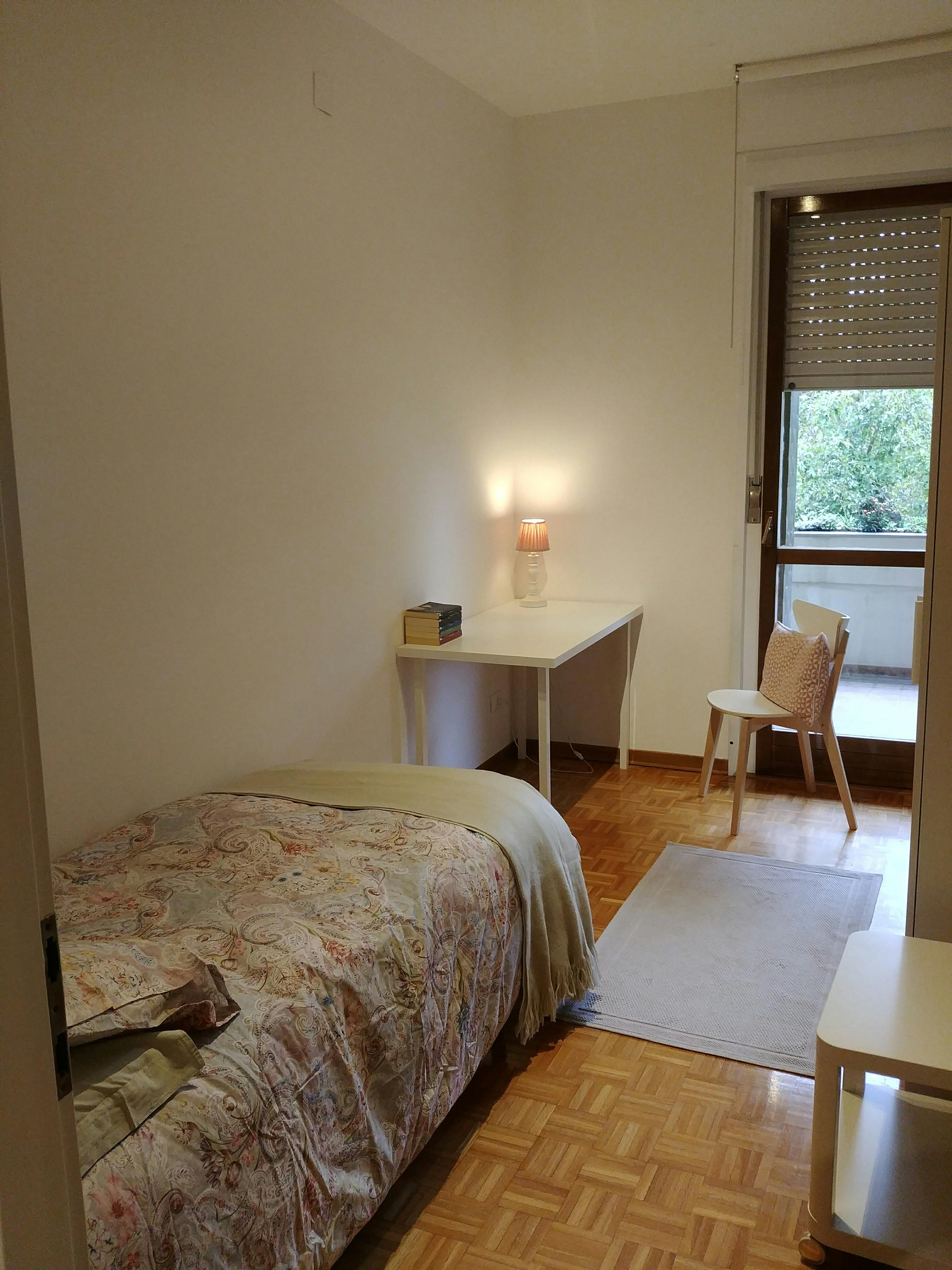 Private room for rent for €440 per month in Padova, Via Luigi Pellizzo