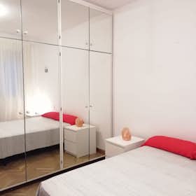 Private room for rent for €650 per month in Barcelona, Carrer de París