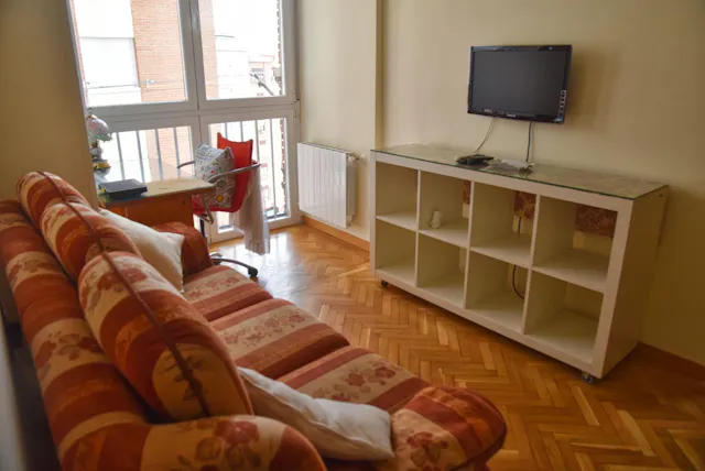 2-Bedroom Apartment in Calle de Genista, Madrid (1033633) room image 1