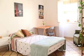 Приватна кімната за оренду для 270 EUR на місяць у Granada, Calle Pedro Antonio de Alarcón