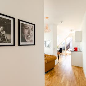 Apartment for rent for €3,605 per month in Vienna, Radetzkystraße