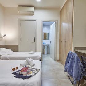 单间公寓 正在以 €1,500 的月租出租，其位于 Barcelona, Carrer de Fernández Duró