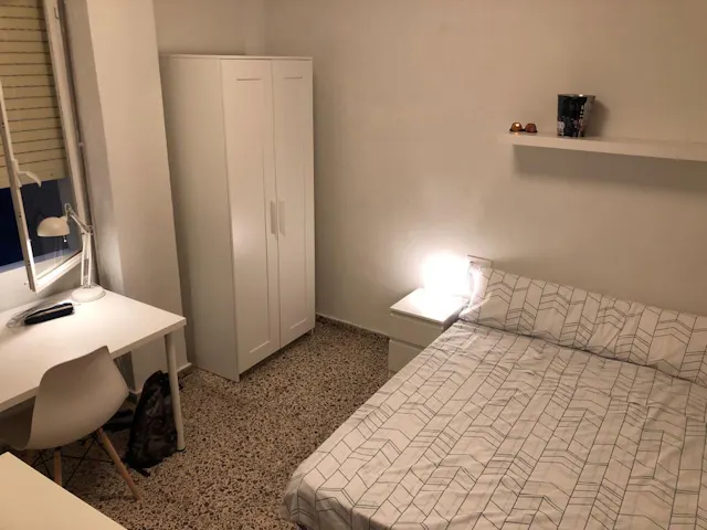 Private room in Calle Alejandro Séiquer, Murcia (1033895) room image 2