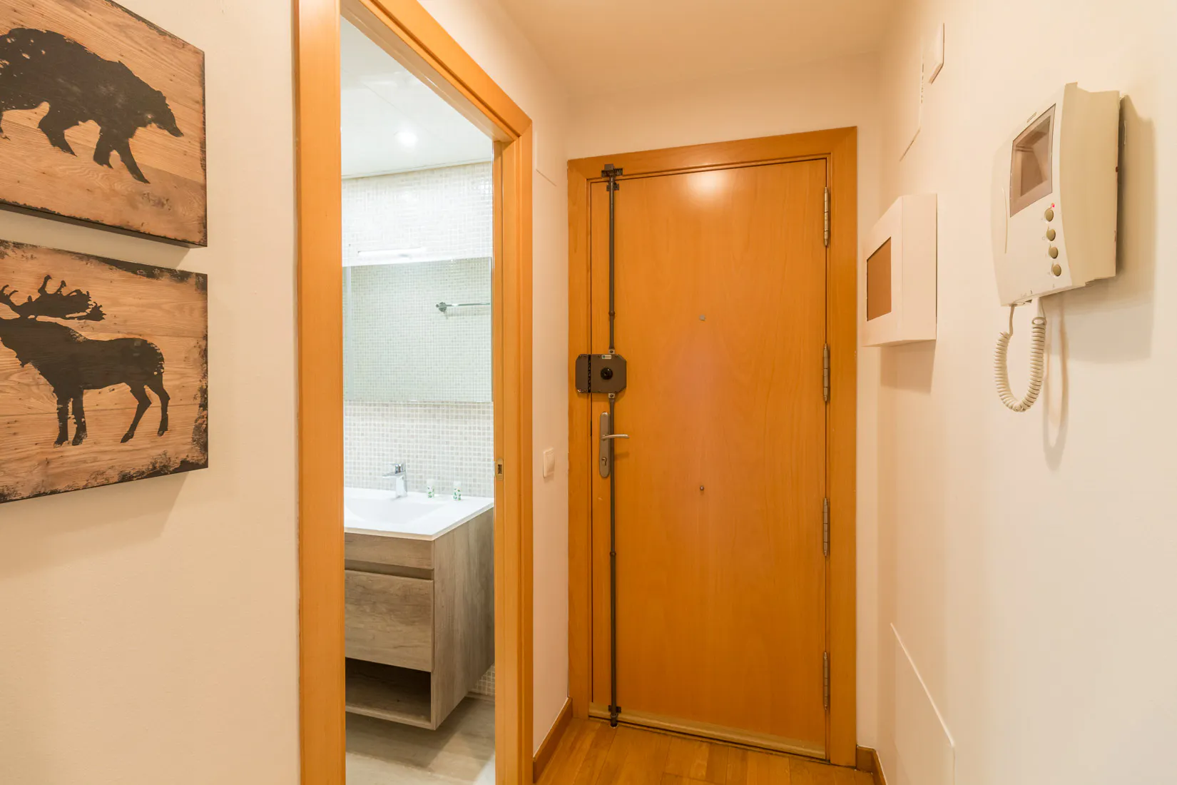 1-Bedroom Apartment in Carrer d'Entença, Barcelona (1033950) ROOM 2