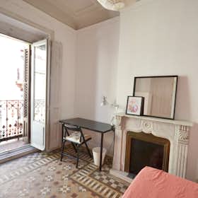 Private room for rent for €800 per month in Madrid, Calle de las Fuentes