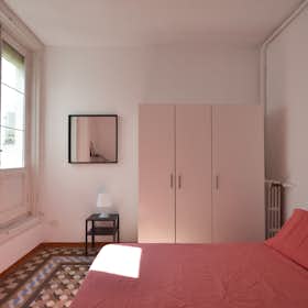 Private room for rent for €800 per month in Madrid, Calle de las Fuentes