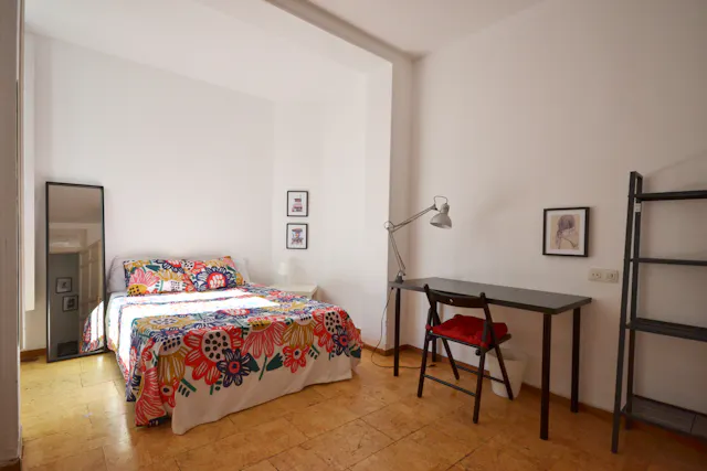 Private room in Calle de las Fuentes, Madrid (1034224) room image 1