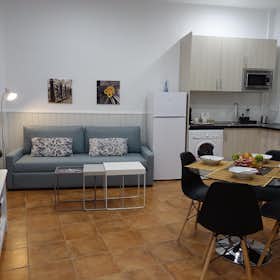 Apartment for rent for €750 per month in Madrid, Calle de Balsaminas