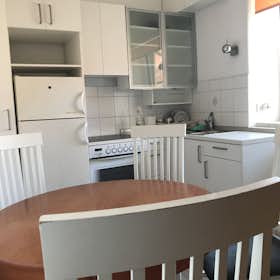 Appartement à louer pour 900 €/mois à Ljubljana, Eipprova ulica