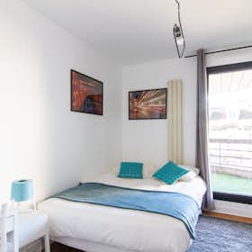 Private room for rent for €720 per month in Rueil-Malmaison, Avenue d'Alsace-Lorraine