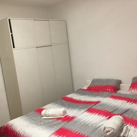 Private room for rent for €450 per month in Ljubljana, Cesta v Mestni log