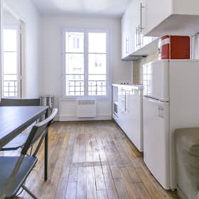 Apartment for rent for €1,500 per month in Paris, Rue des Meuniers