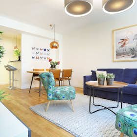 Apartment for rent for €5,000 per month in Paris, Rue du Caire