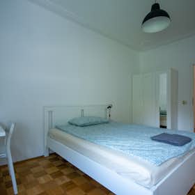 Private room for rent for €550 per month in Ljubljana, Teslova ulica