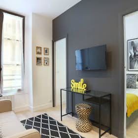 Apartment for rent for €3,500 per month in Paris, Rue Blanche
