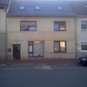 Habitación privada en alquiler por 260 € al mes en Werdau, Plauensche Straße