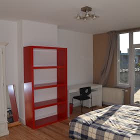 Private room for rent for €650 per month in Schaerbeek, Avenue Ernest Renan