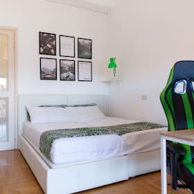 Private room for rent for €1,000 per month in Milan, Viale Papiniano