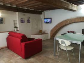 公寓 正在以 €1,500 的月租出租，其位于 Siena, Vicolo del Bargello