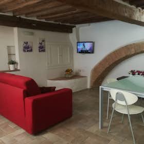 Appartement te huur voor € 1.500 per maand in Siena, Vicolo del Bargello