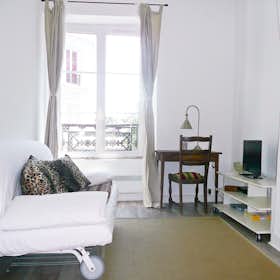 Studio for rent for €1,525 per month in Paris, Rue de la Roquette
