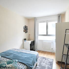 Private room for rent for €750 per month in Paris, Square Vitruve