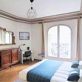 Private room for rent for €1,110 per month in Paris, Avenue Daumesnil
