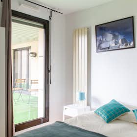 Приватна кімната за оренду для 650 EUR на місяць у Rueil-Malmaison, Avenue d'Alsace-Lorraine