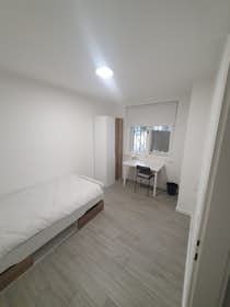 Private room for rent for €370 per month in Ljubljana, Igriška ulica
