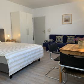 Apartment for rent for €1,690 per month in Karlsruhe, Saarlandstraße