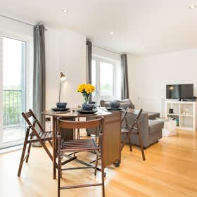 Appartement à louer pour 5 800 £GB/mois à London, Fairthorn Road