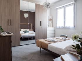 Appartamento in affitto a 2.250 € al mese a Milan, Via Mario Borsa