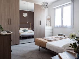 Квартира сдается в аренду за 2 250 € в месяц в Milan, Via Mario Borsa