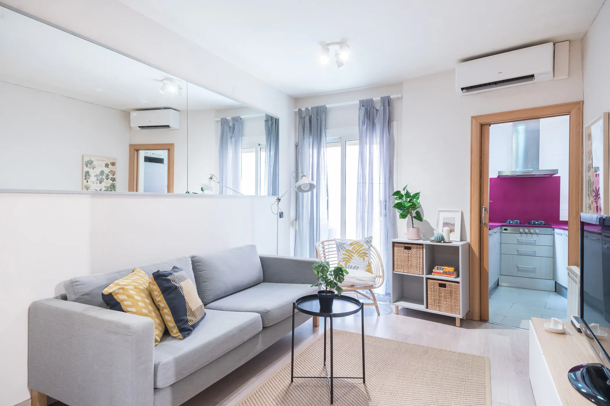 2-Bedroom Apartment in Travessera de Gràcia, Barcelona (1038230) ROOM 1